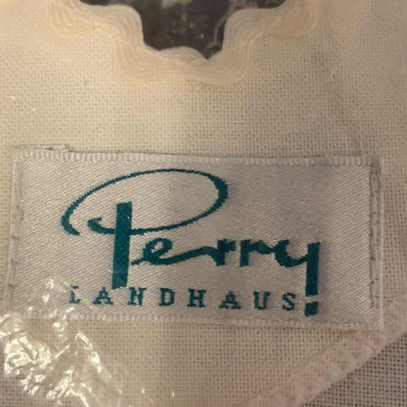 Traditional German Drindl - Picture 7 of 12